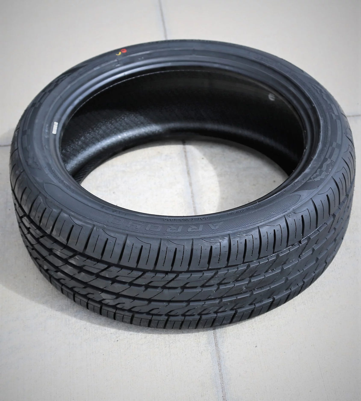 235/40R19 96 W All-Season E605