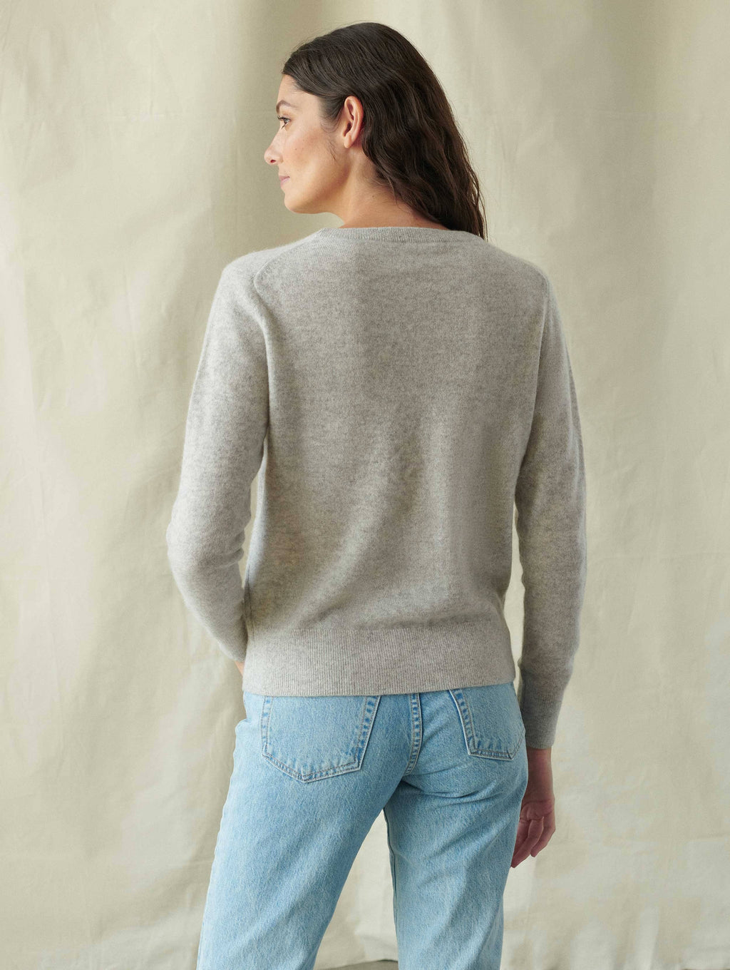 Misty Grey Heather Cashmere Crewneck Q7209