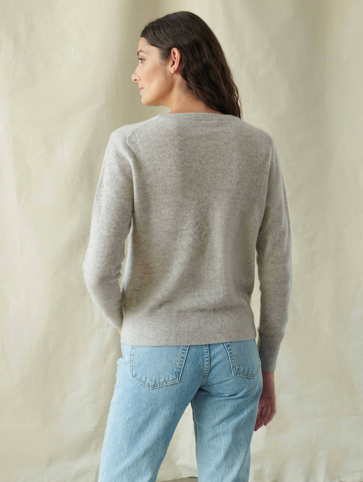 Misty Grey Heather Cashmere Crewneck Q7209