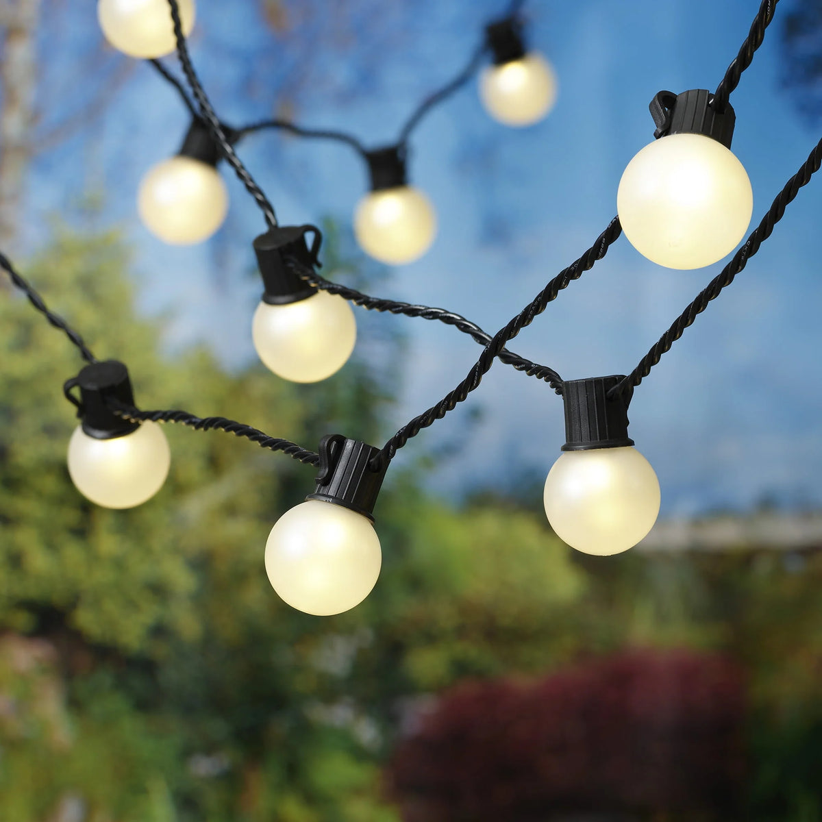 20-Count LED Frosted Globe Outdoor String Lights T79176