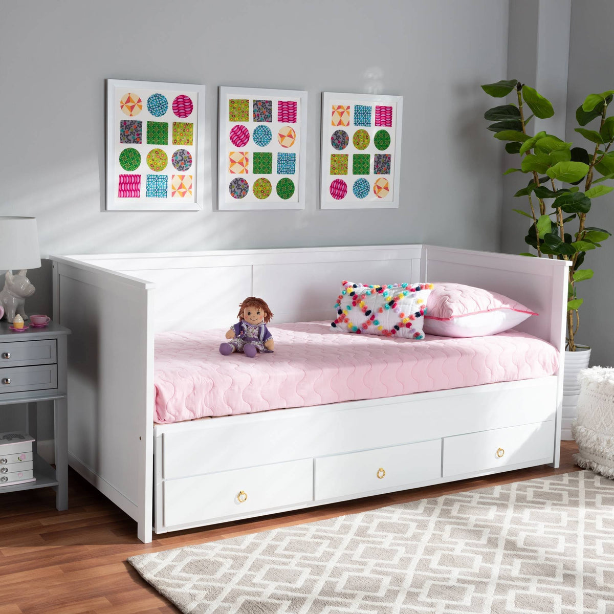 White Finished Wood Expandable Twin Size to King Size Daybed with Storage Drawers L572