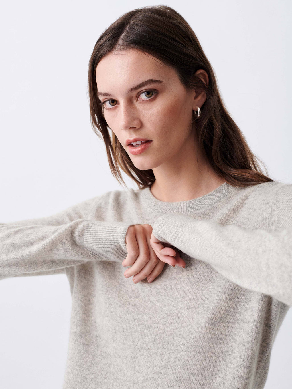Misty Grey Heather Cashmere Crewneck Q7209