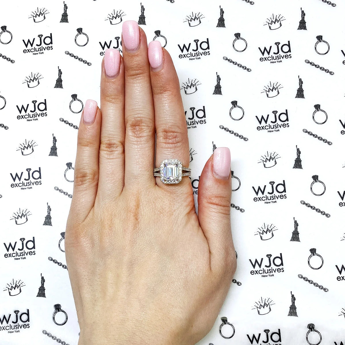 14K White Gold Emerald Cut Diamond Engagement Ring P38200