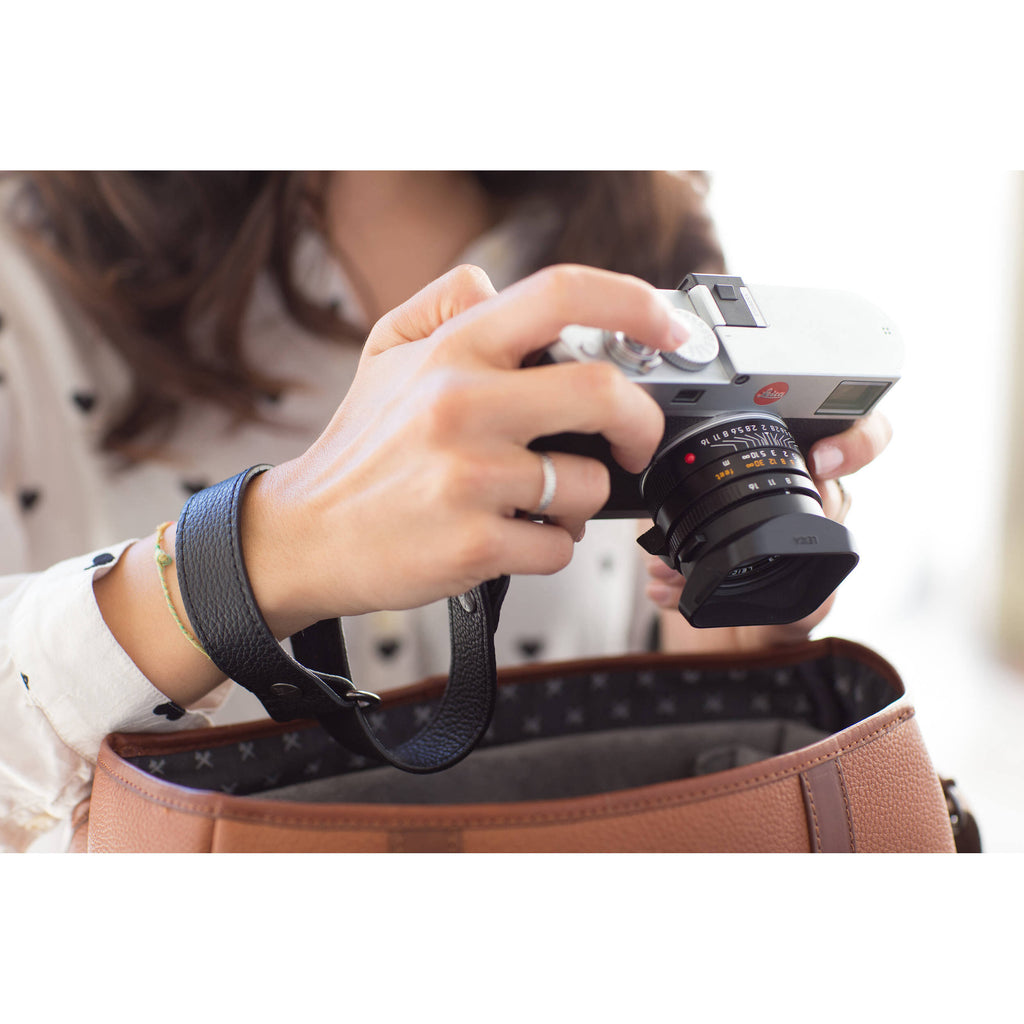 Grained Black Leather Camera Wrist Strap D5370