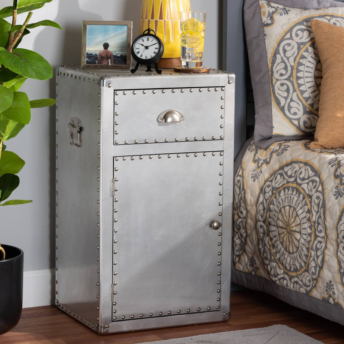 Metal 1-Door Accent Storage Cabinet W485