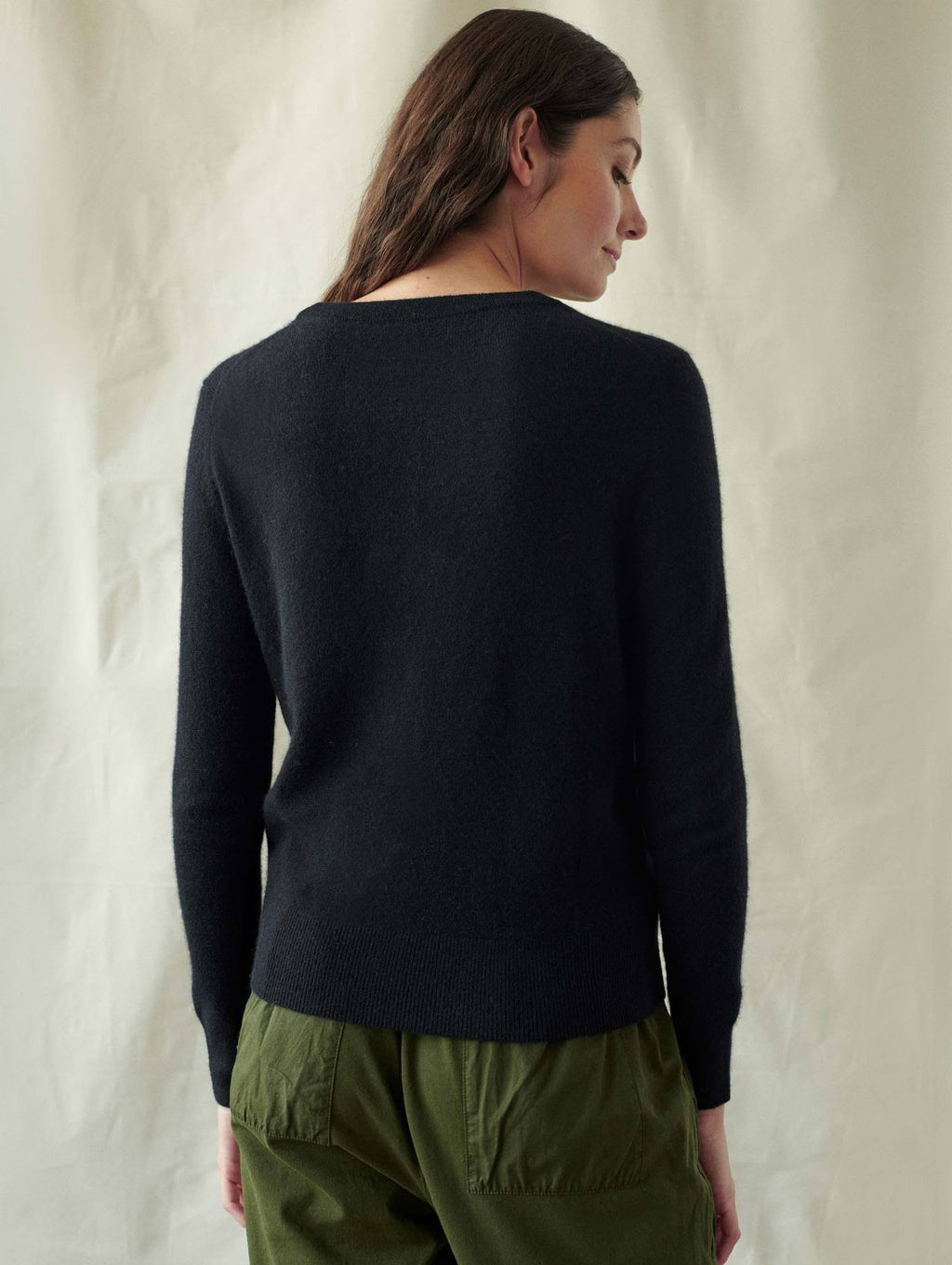 Misty Grey Heather Cashmere Crewneck Q7209
